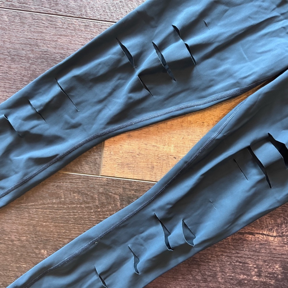 Alo High Rise Leggings Navy Blue Distressed Size Small - Picture 2 of 8